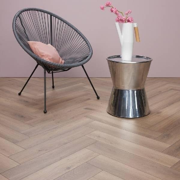 Metz Oak visgraat laminaat - Image 2